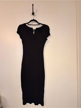 Classic Black V-Neck Cap Sleeve Dress